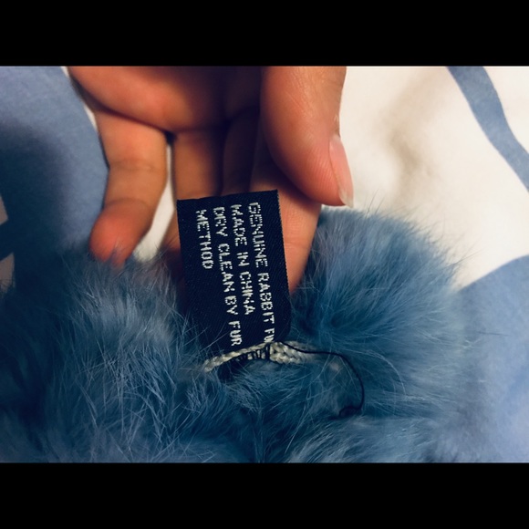 Fur Scarf - Picture 3 of 5